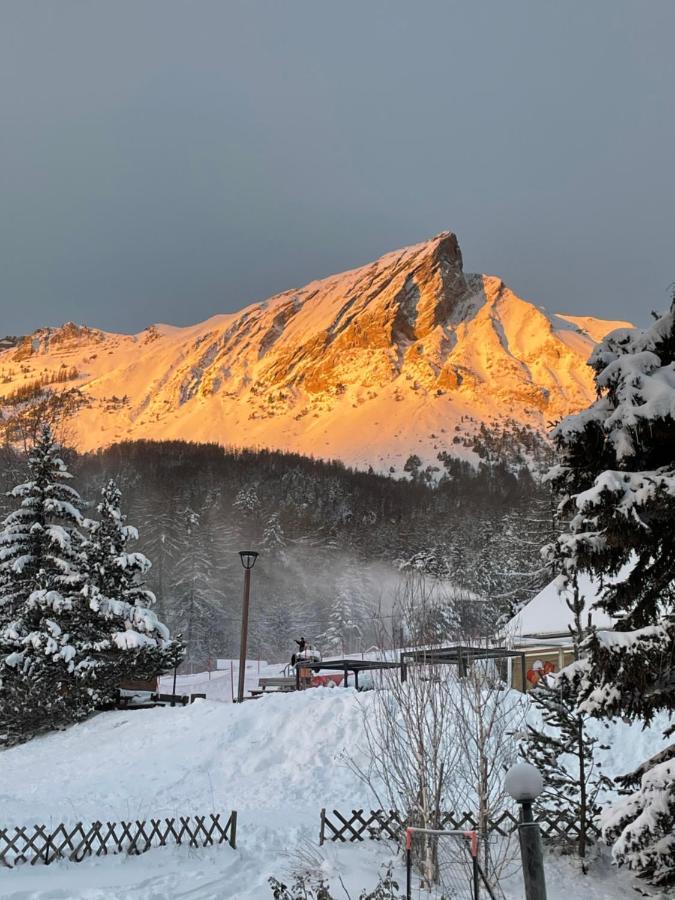 Maison L'aiguille: Mountain Retreat With Guest *
