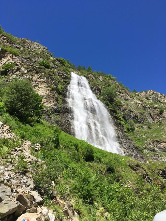 Maison L'aiguille: Mountain Retreat With Guest Laye