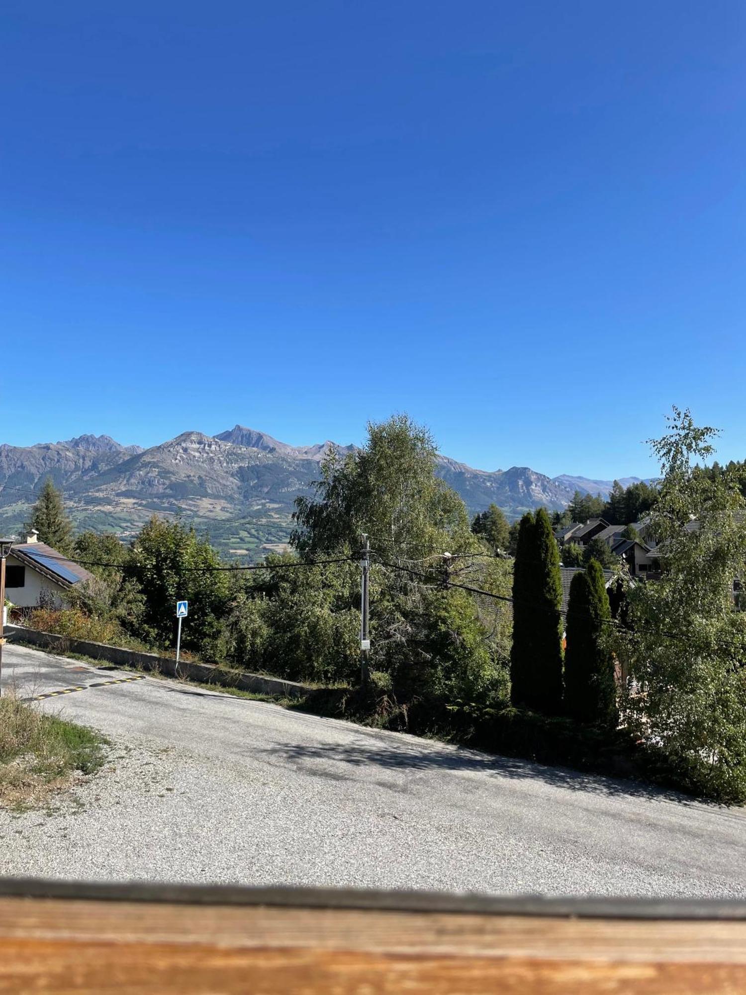 Maison L'aiguille: Mountain Retreat With Guest Apartment Laye
