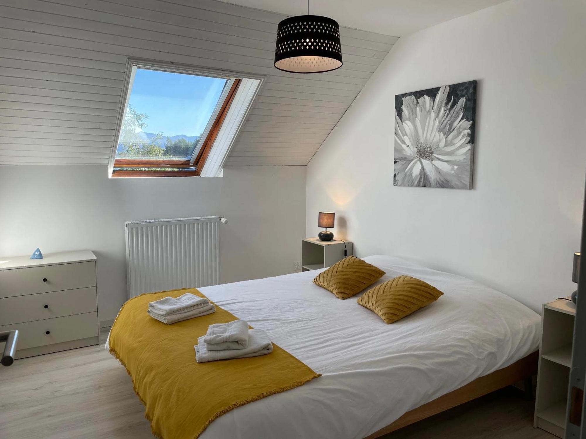 Maison L'aiguille: Mountain Retreat With Guest Apartment Laye