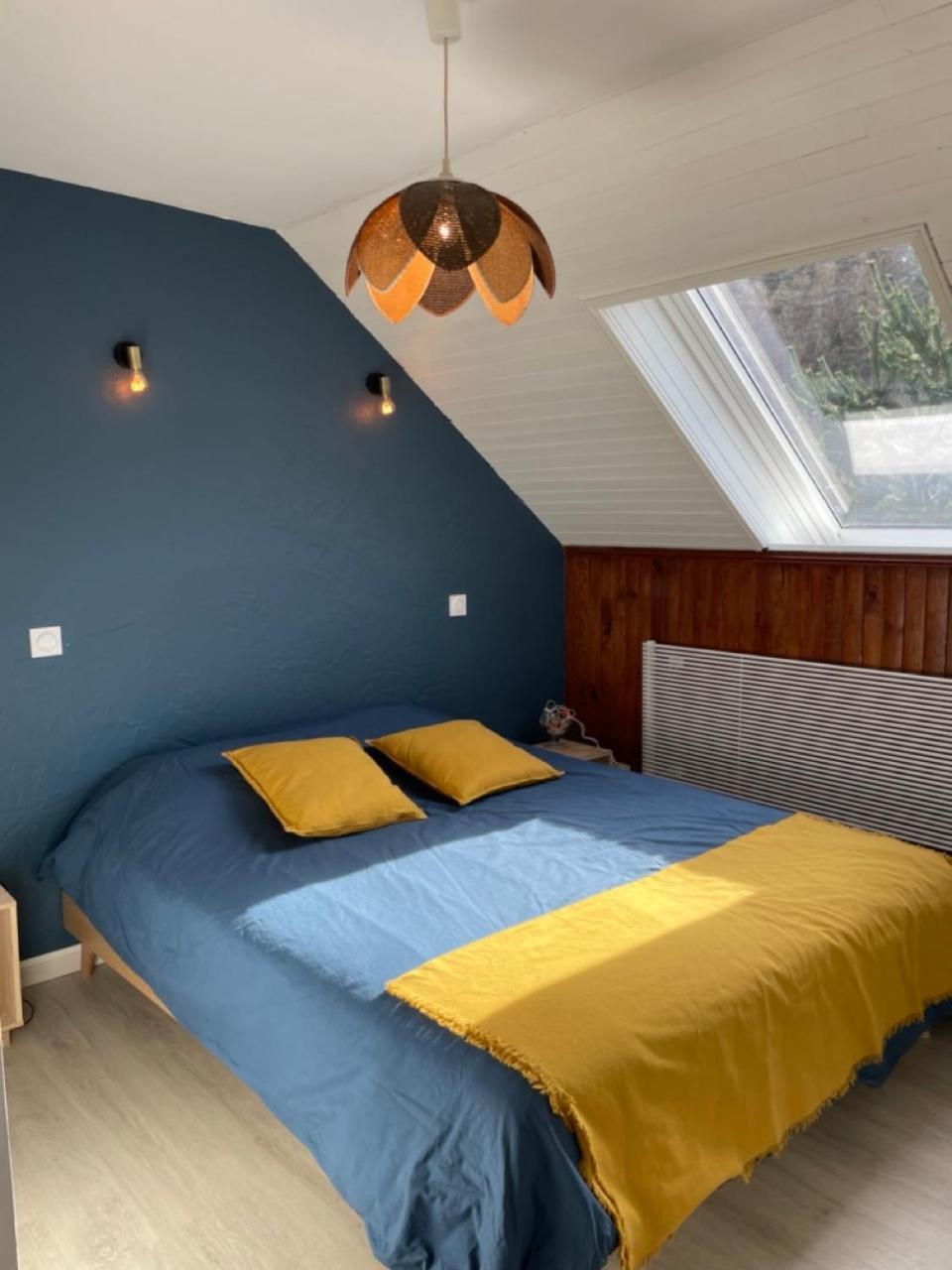 Maison L'aiguille: Mountain Retreat With Guest * Laye