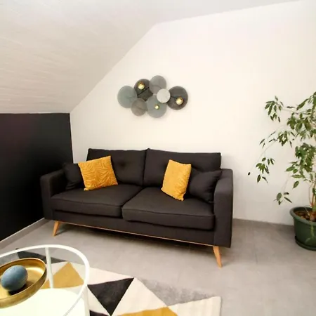Maison L'Aiguille: Mountain Retreat with Guest Apartments Laye Exterior photo